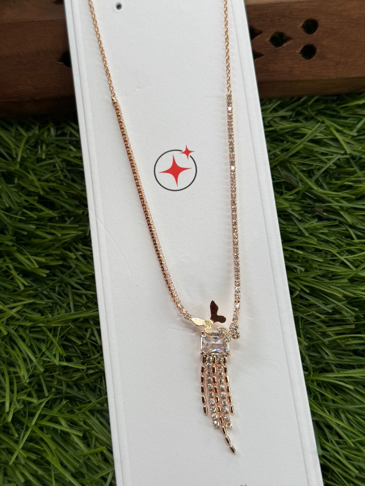 U Shape Stone RoseGold Chain U Shape Stone RoseGold Chain