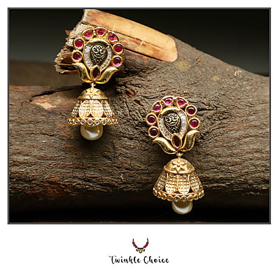 Floral Rubi  Stud