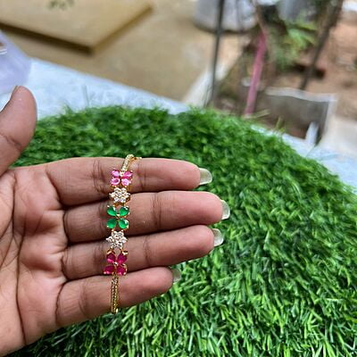 Unique flower Design Bracelet
