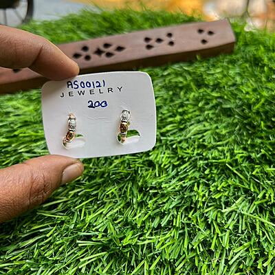 Unique Design Ring Stud