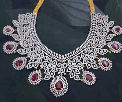 Diamond replica neckpiece with leaf design