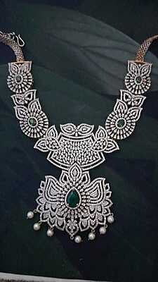 Unique neak piece with green stone