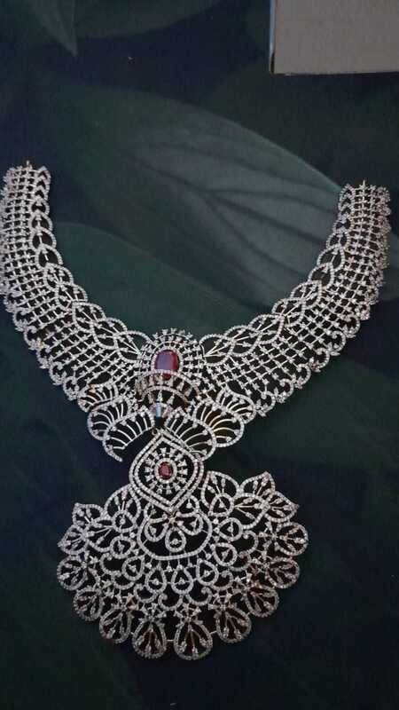 tranding leaf desing neckpiese tranding leaf desing neckpiese
