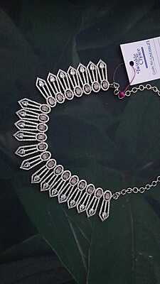 Unique design neck piece with pink stone