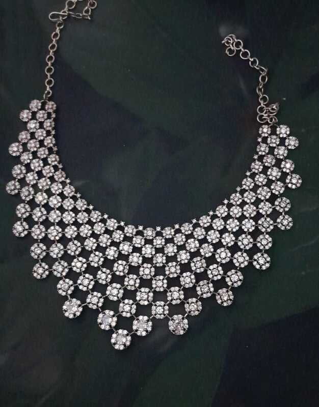 Rounded design neck piece Rounded design neck piece