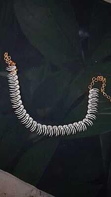 Thin leaf design neck piece