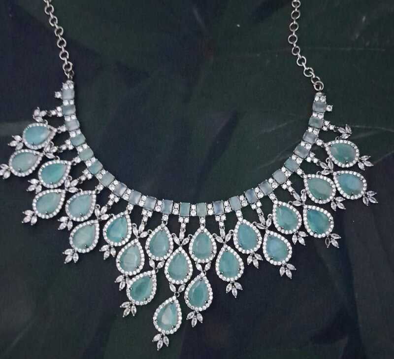 unique green stone ad neckpiese