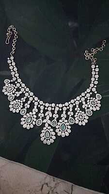droped flower design light green neckpiese