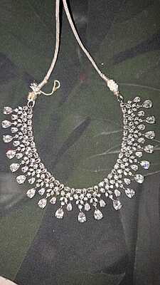 Small rain drop neck piece