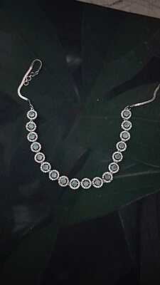 Round design neck piece