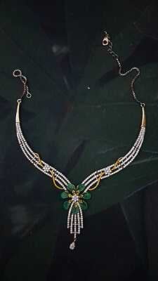 Green flower neck piece