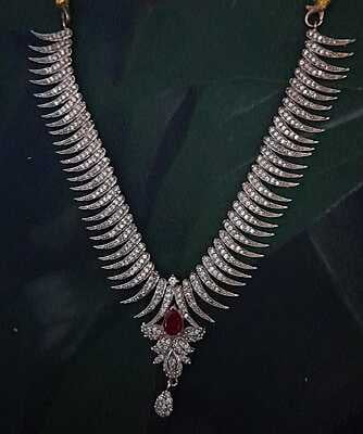 Sharp mullai design neck piece
