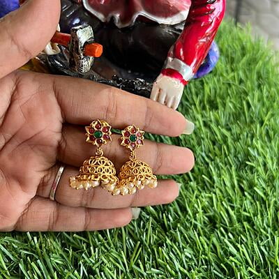 Tradtional gold finish Jumuka - Flower design
