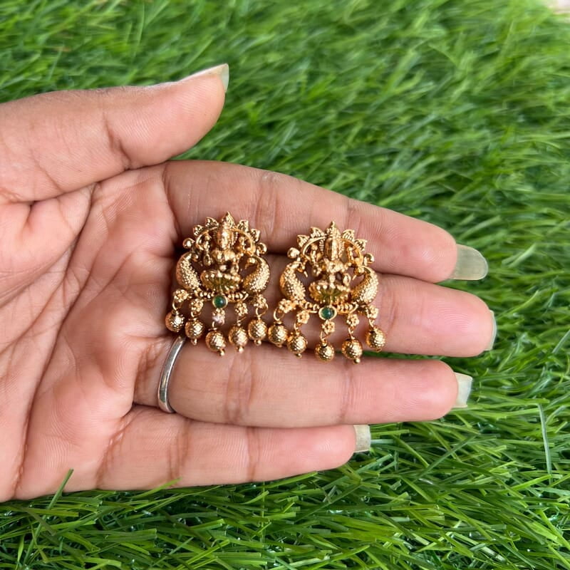 Simple Nagas Stud
