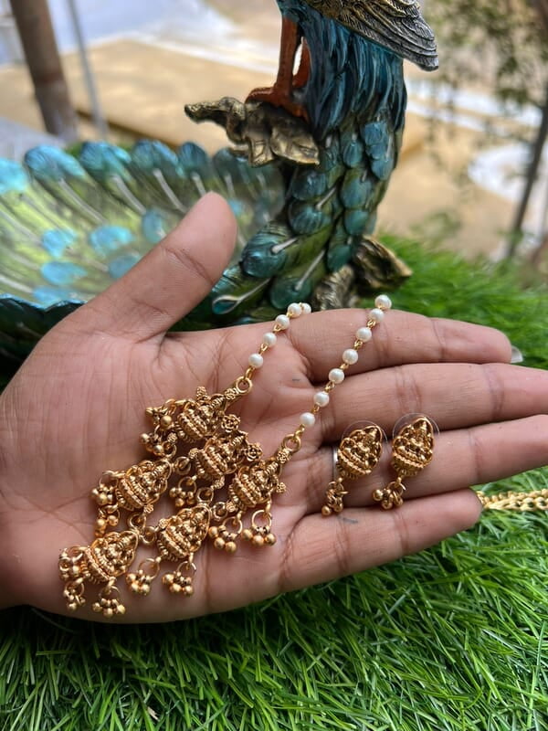 LAKSHMI DESIGHN WHITE BALL CHAIN