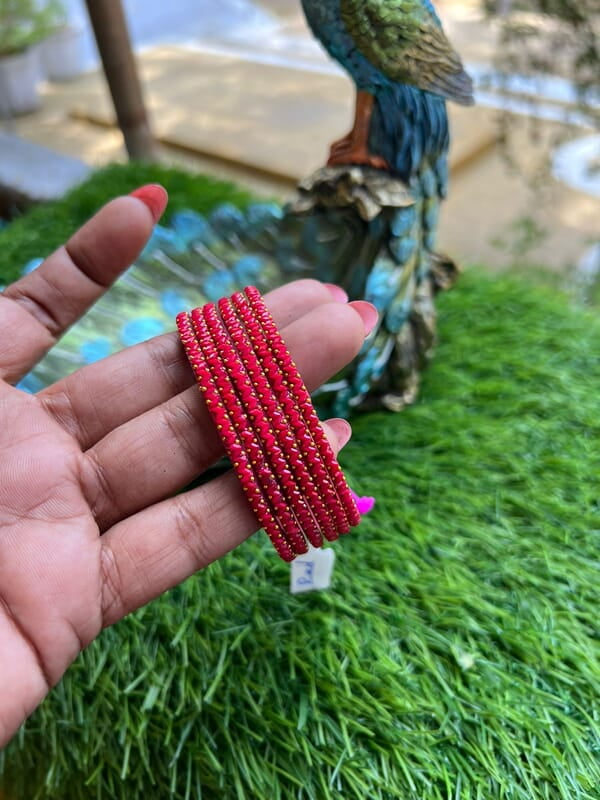 GLASS BANGLE ZIG ZAG RED COLOUR
