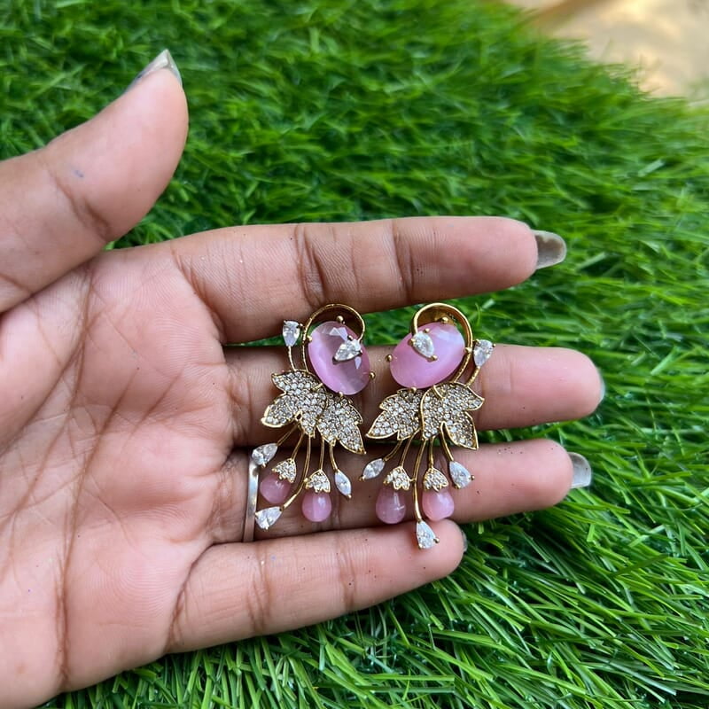 round shape stone stud