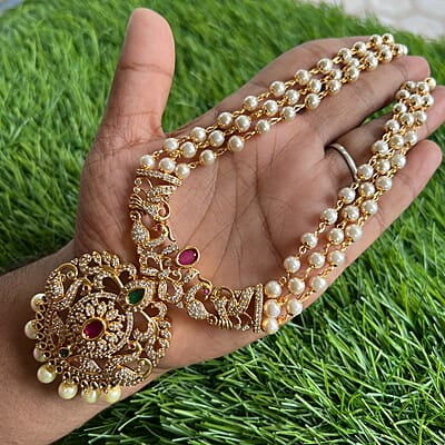 trendy stone pendant  pearls long haram
