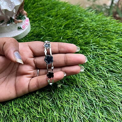 star shape with stone bracelet