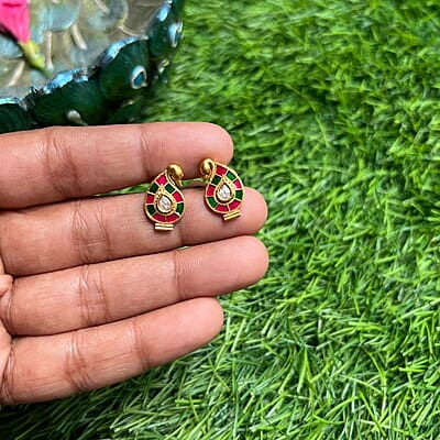 Gold finish kemp stone cute earing