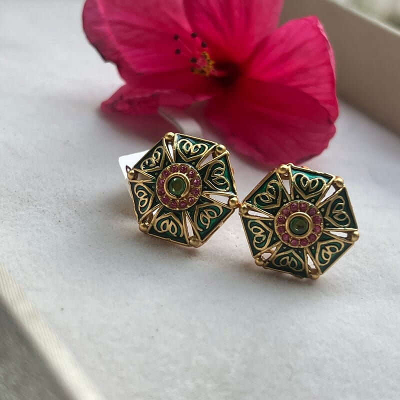 heptagon shape stud with gold finish