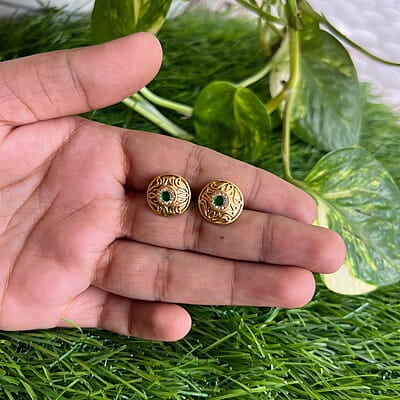 GOLD LOOK MATT FINISH STUD DESIGN