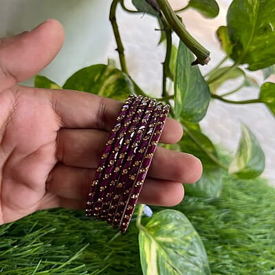 TRENDY GLASS BANGLE DARK VOILET