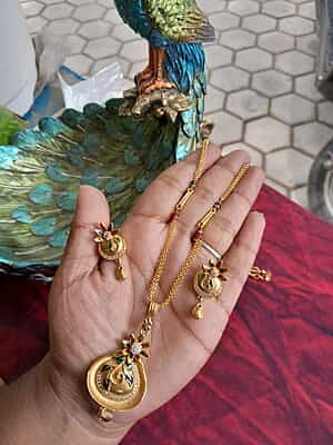 Flower & leaf design pendant chain with stud