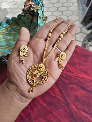 Trend pendant and stud