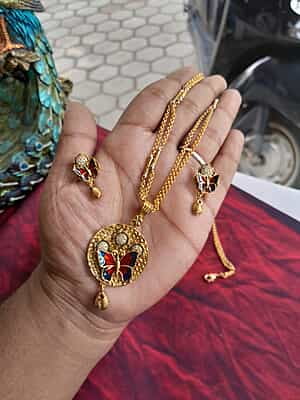 Circle shape butterfly design pendant chain & stud