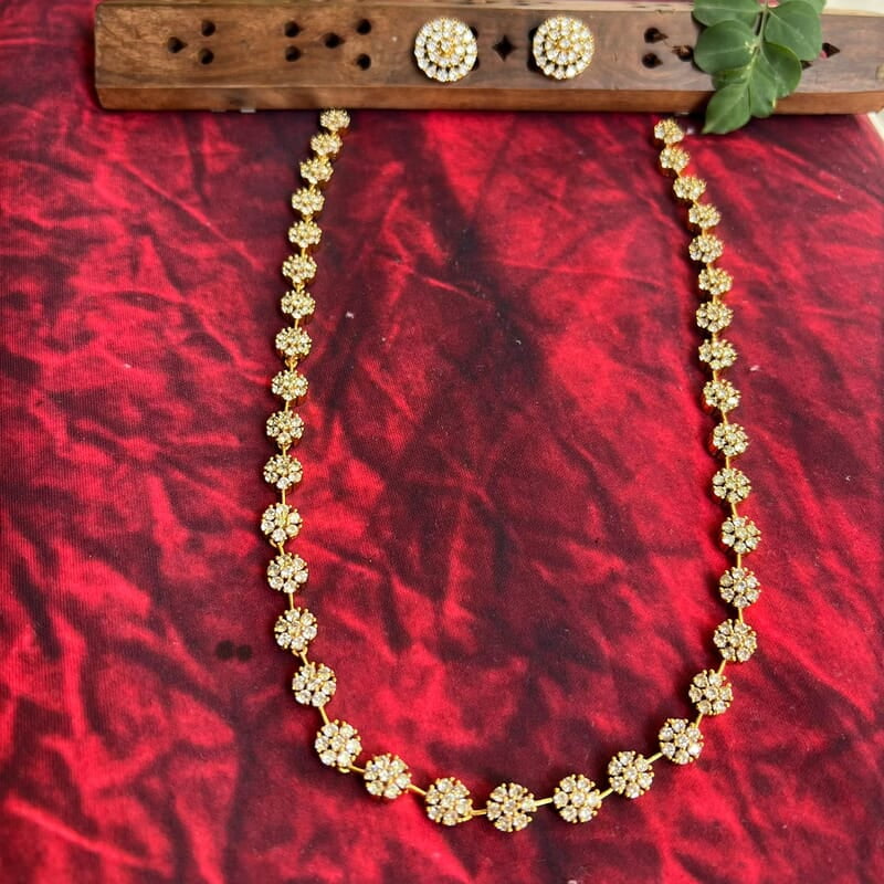 Floral design stone necklace Floral design stone necklace