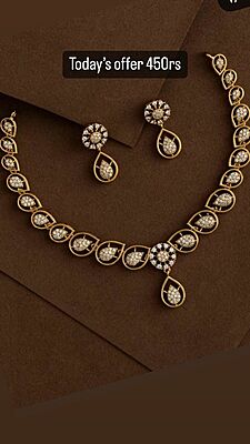 Rain drop simlar stone Neckpeace