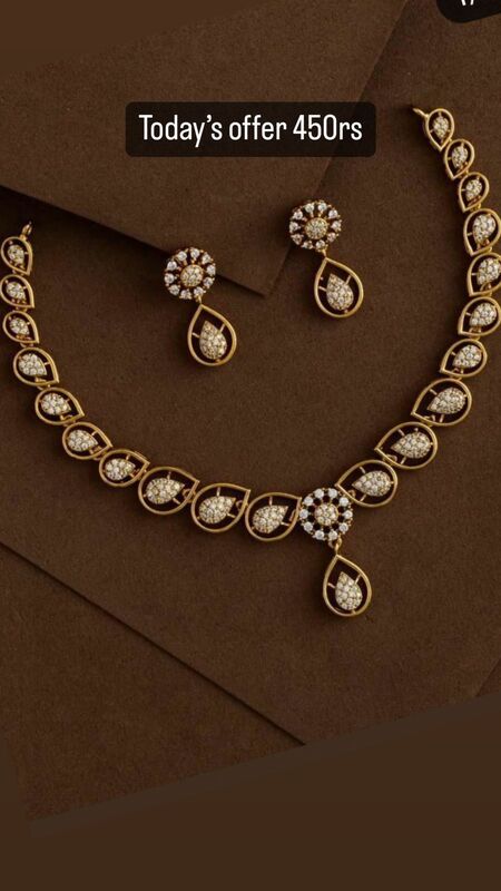Rain drop simlar stone Neckpeace