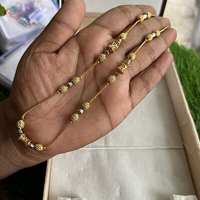Trenty gold beads chain