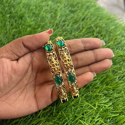 Uncut  lakshmi design Kundan  green Stone Bangle