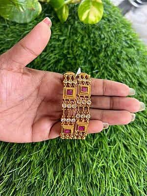SQUARE DESIGN STONE ANTIQUE BANGLE SQUARE DESIGN STONE ANTIQUE BANGLE