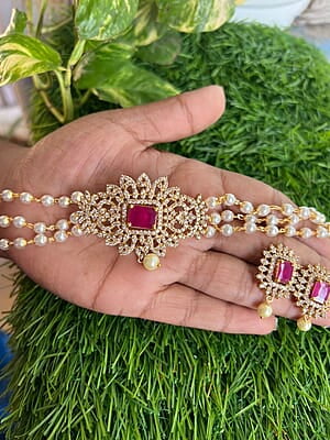 Fashionable  antic choker