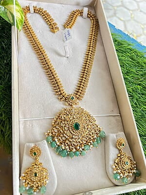 Gold finishing stone long haram