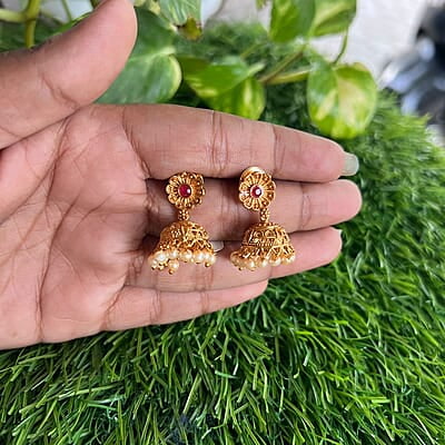 Kemp stone gold finished Jumuka with pearl drops