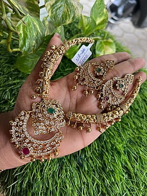 Fashionable trendy multi stone design NeckpieceS