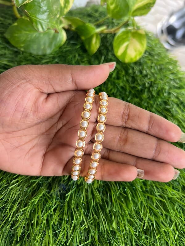 Traditional muthu bangle