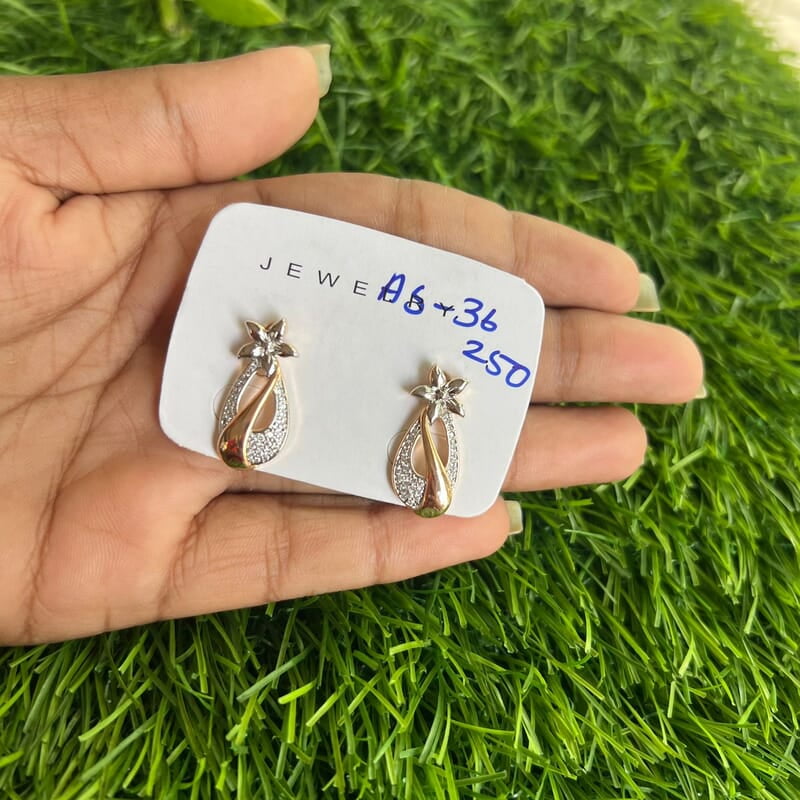 Flower drop stone stud