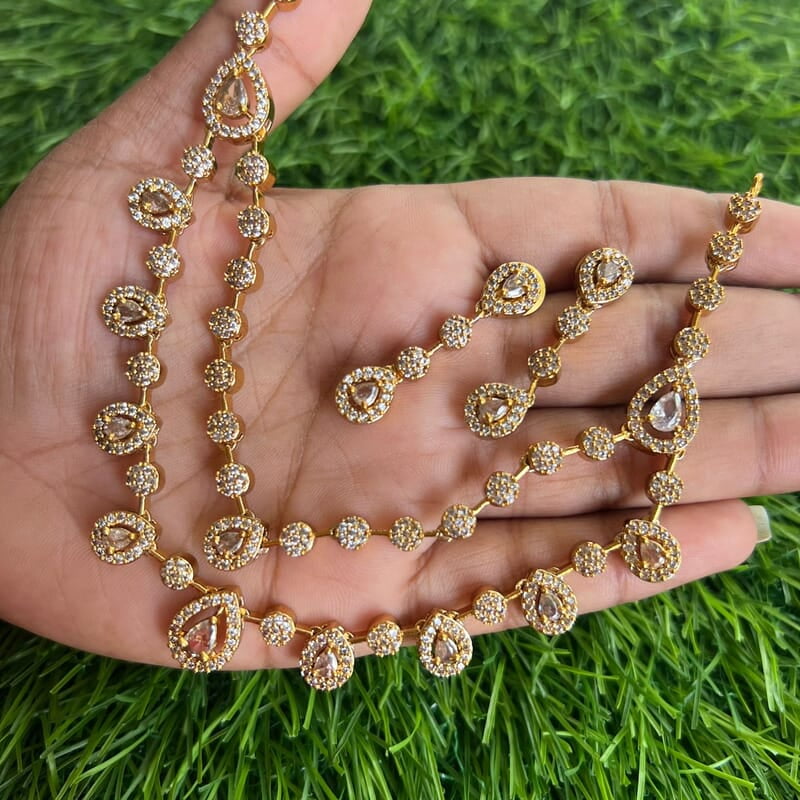 Tow layer type with White Stone Neckpiece