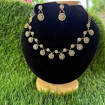 Unique desgin gold stone Neckpiece