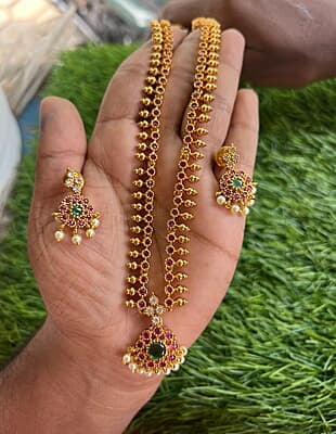 Circle design with unique stone and pearl longharam