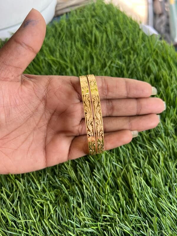 Leaf design regular use bangle
