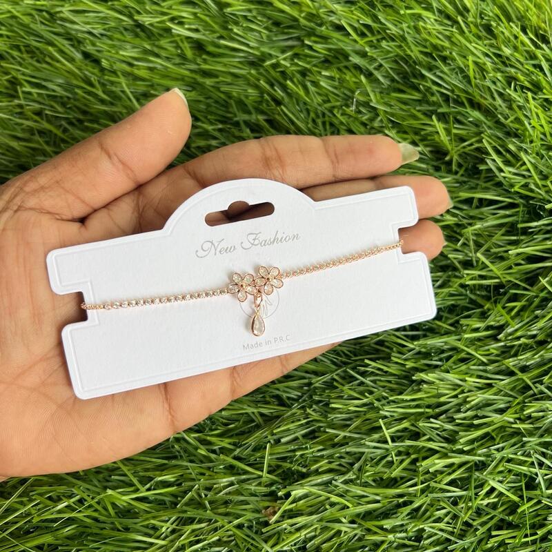 Unique flora design with pretty stone rosegold chain bracelet