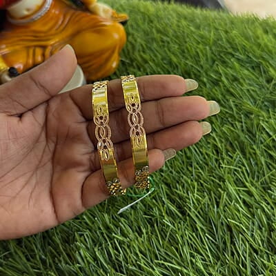 Unique round and flora design gold bangle