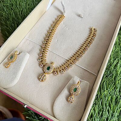 Gold finish multi stone neckpiece