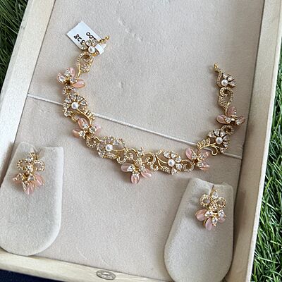 Fashionable flora desighn with pearl and stone victoran neckpiece Fashionable flora desighn with pearl and stone victoran neckpiece